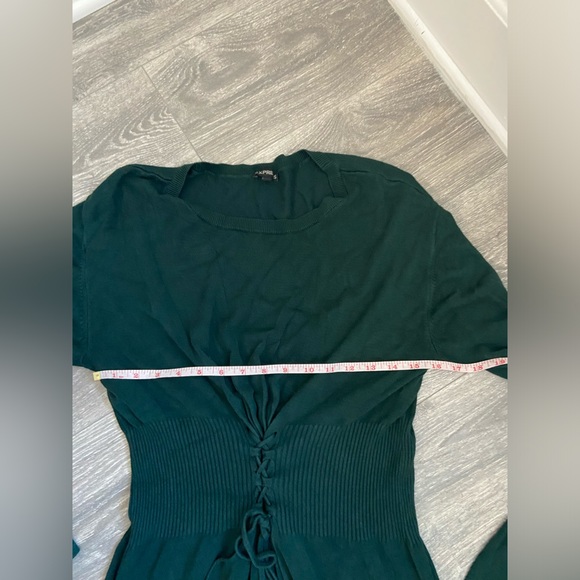 NWOT, Express Stretchy Knits Green Long Bell Sleeve Dress Waist Tie Accents Sz L - Picture 10 of 12